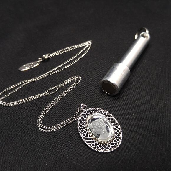 Whiting Davis Crystal Etched Cameo Pendant Necklace, Rhodium Plated, Book Piece - Picture 5 of 10